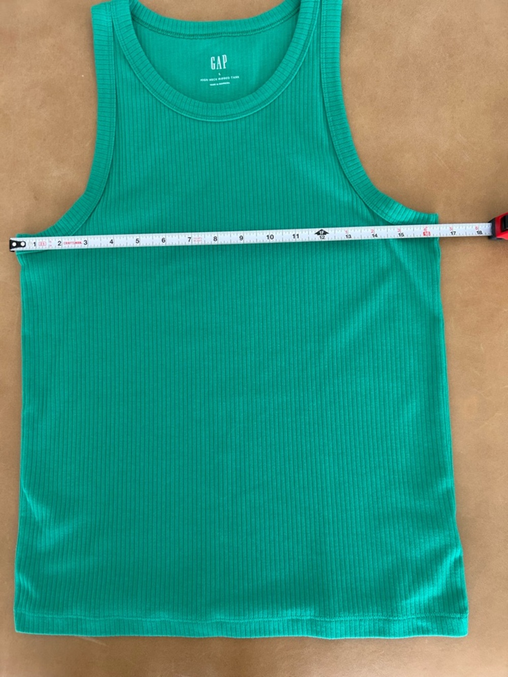 Gap Women’s High Neck Ribbed Tank
Delux Kelly Green
Large - Picture 9 of 10
